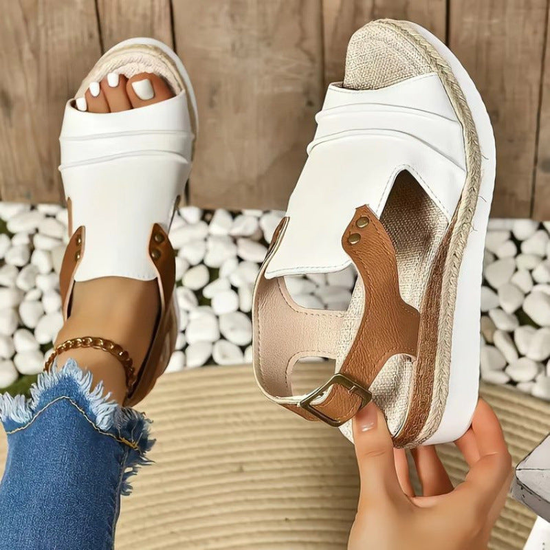 2026 new summer women's beach buckle flat sandals